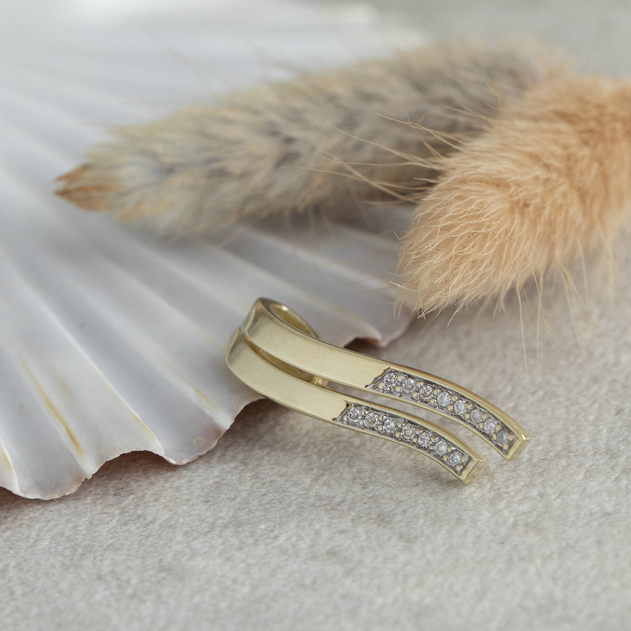 Gold pendant with diamond 14 kt