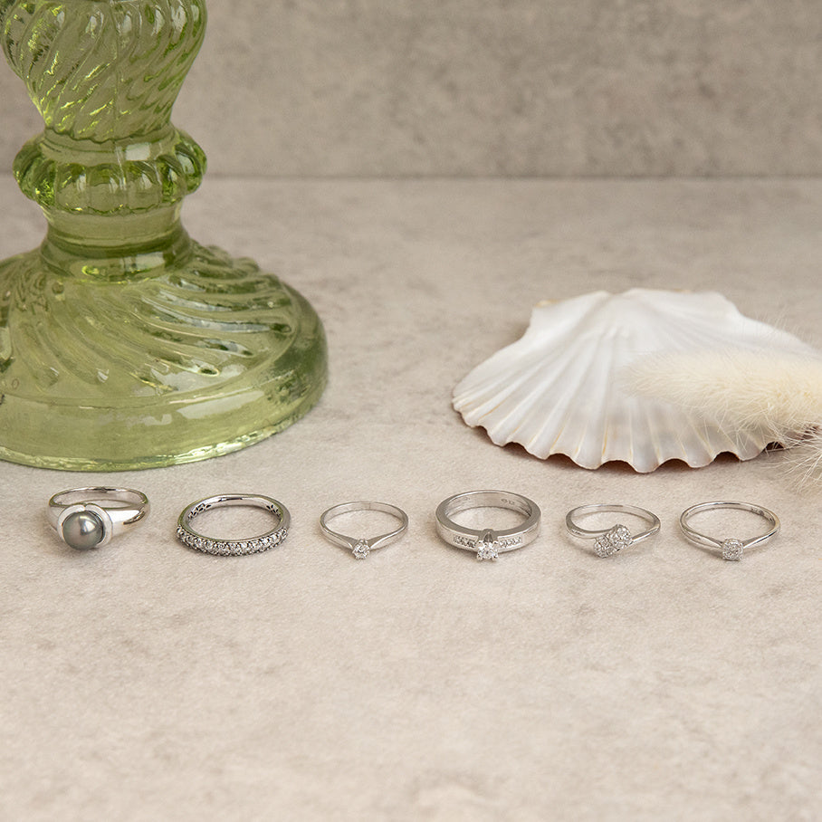 Witgouden ring met diamant 14 karaat