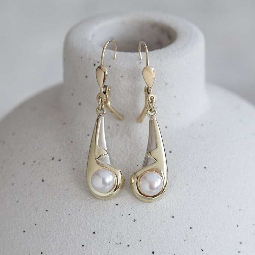 Gold earrings with pearl 14 karat