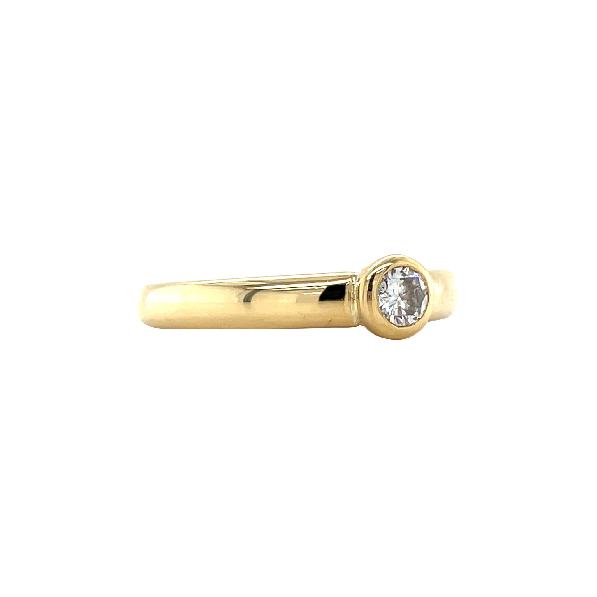 Gold solitaire ring with diamond 18 karat