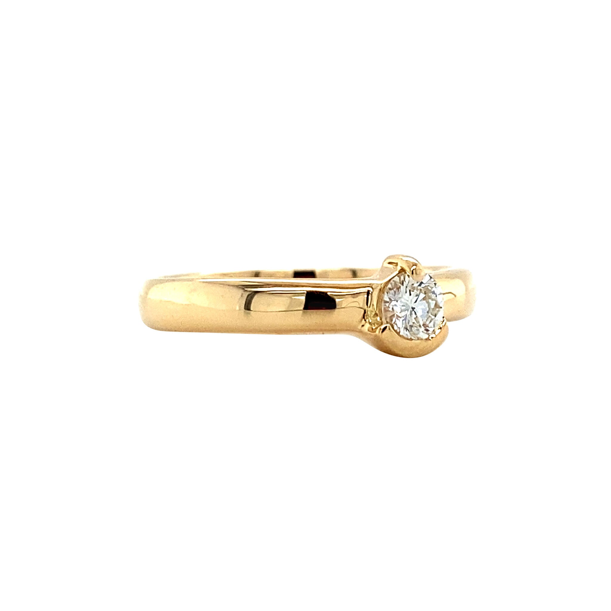 Gold ring with diamond 18 karat