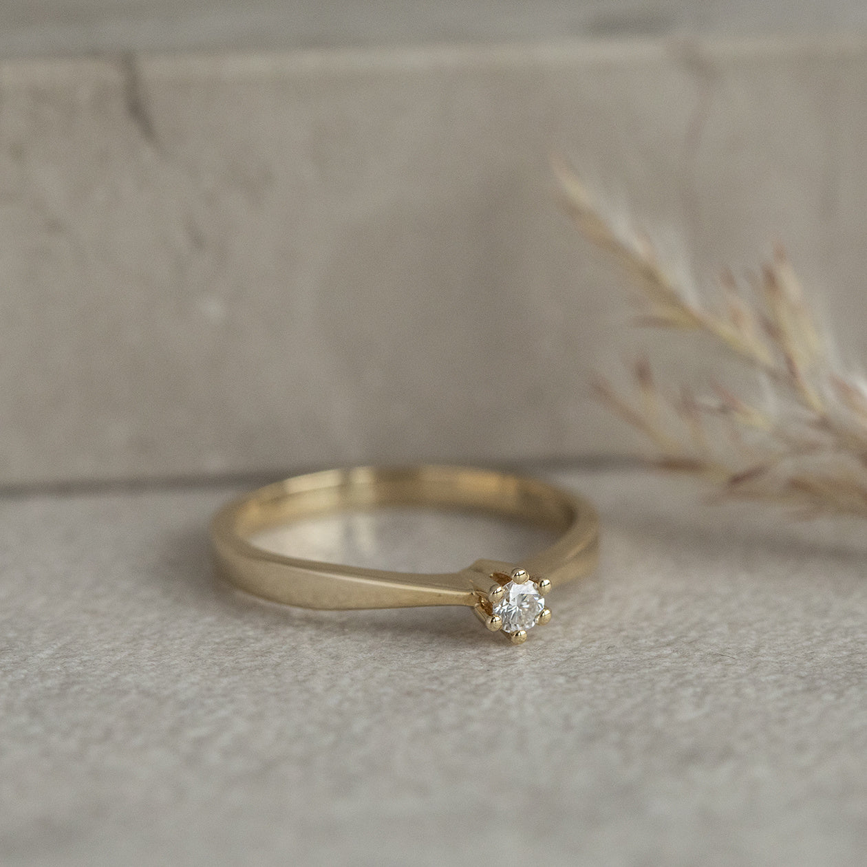 Gold solitaire ring with diamond 14 kt* new