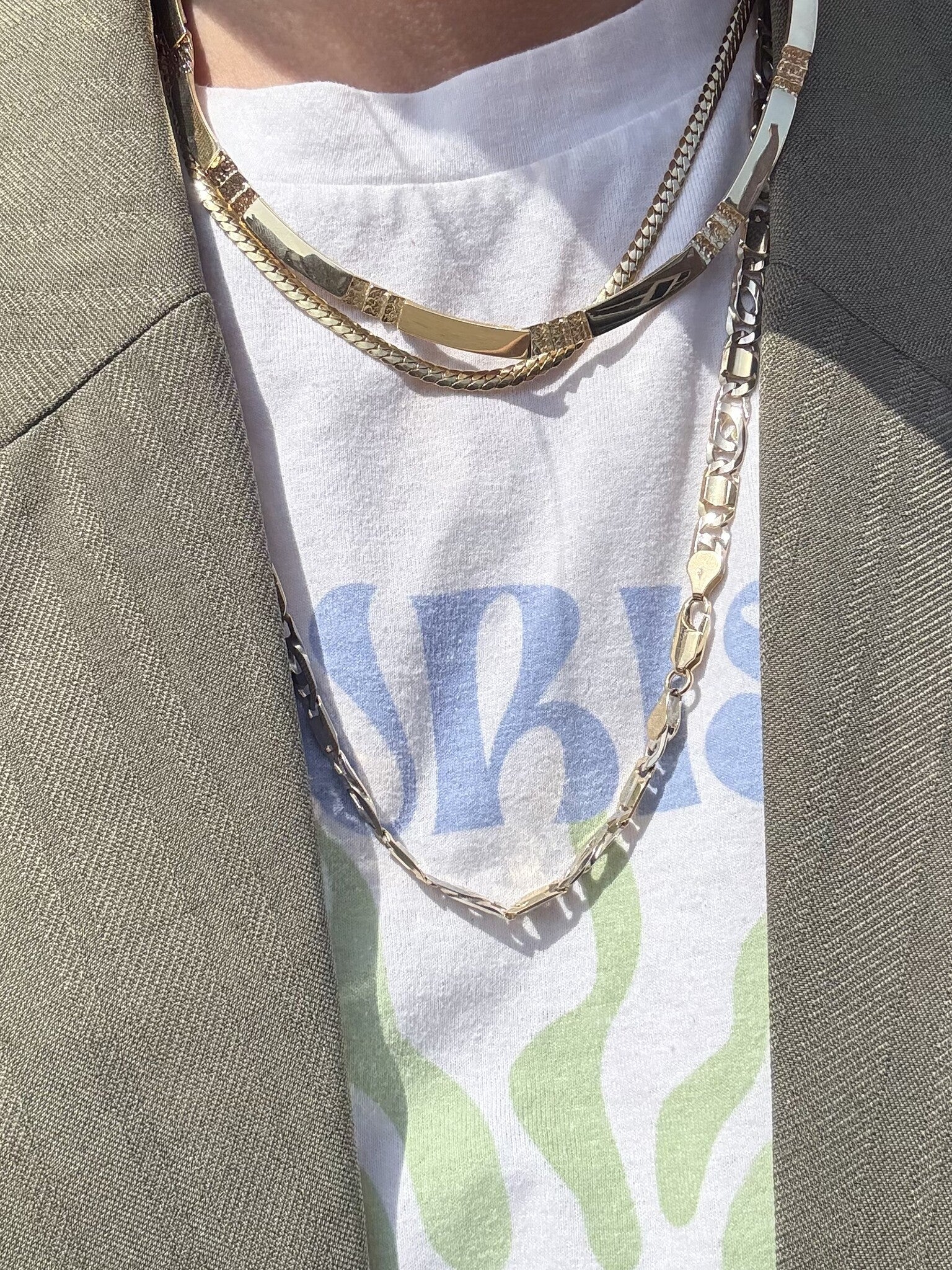 Golden hawk's eye necklace 61 cm 18 karat