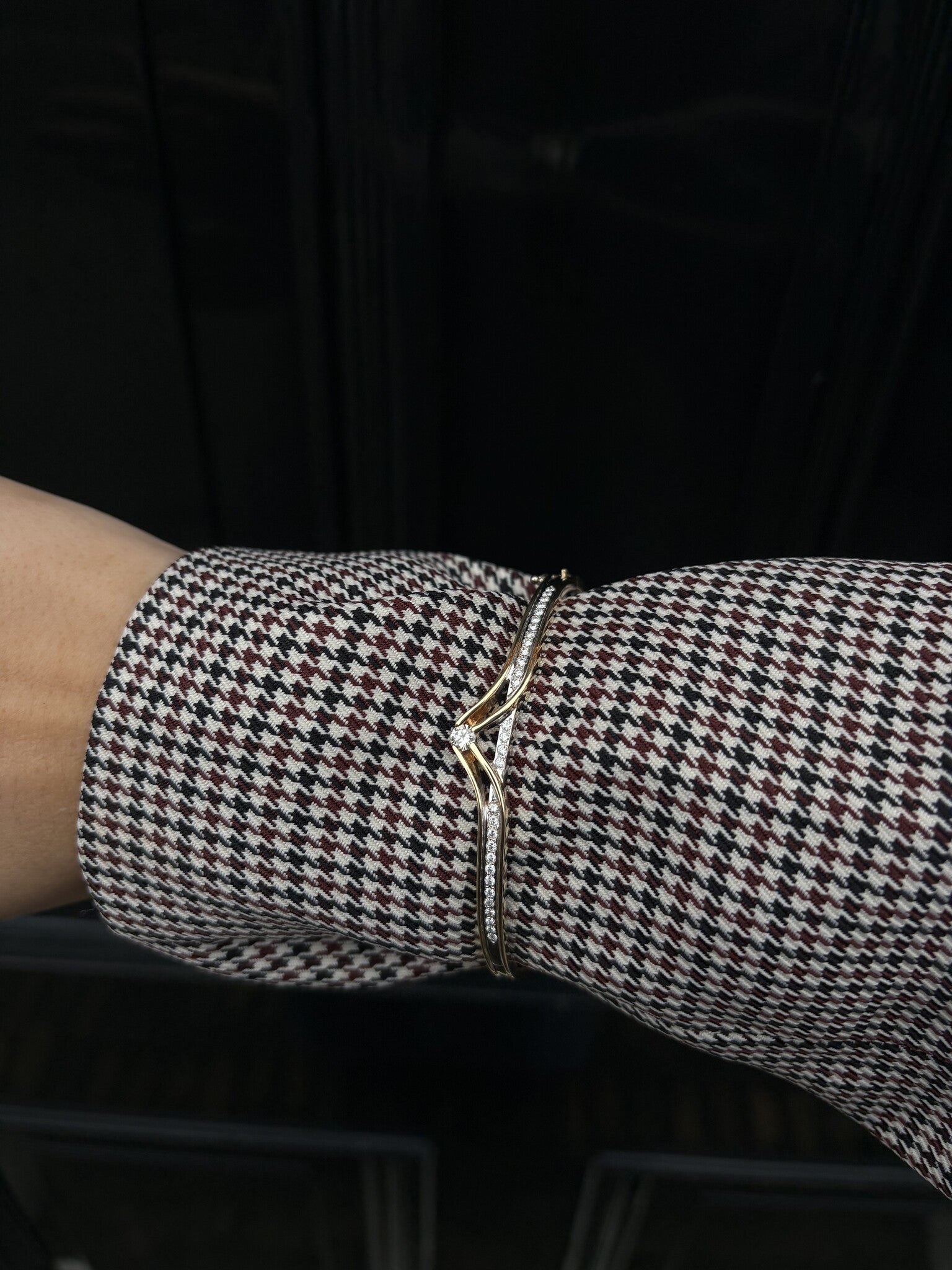 Gold bangle with diamond 14 karat