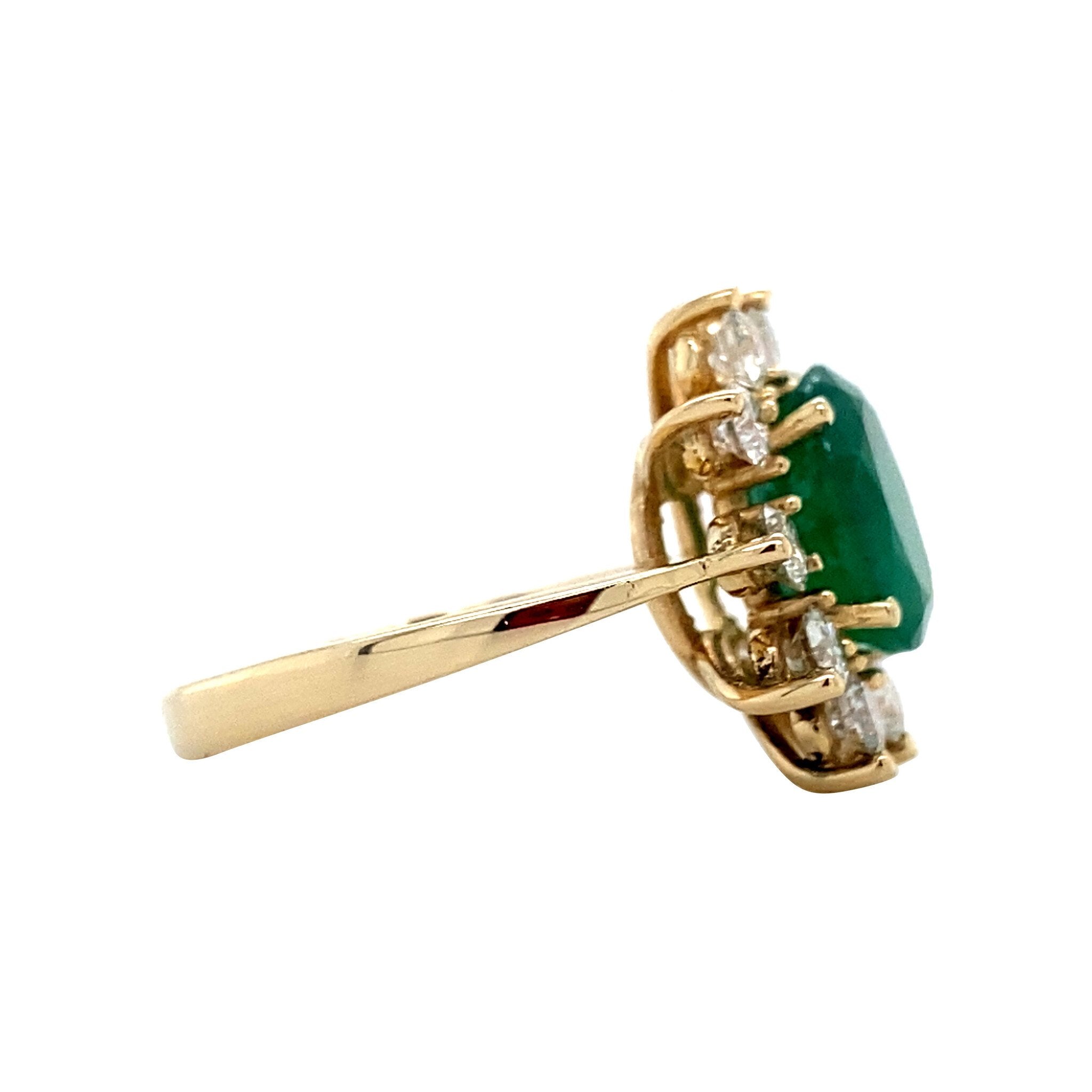 Gold entourage ring with diamond and emerald 14 karat* New