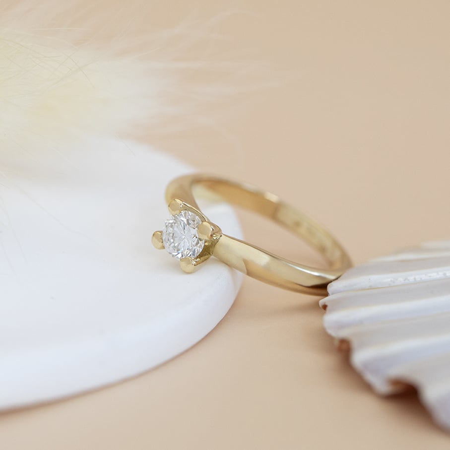 Gold solitaire ring with diamond 18 karat