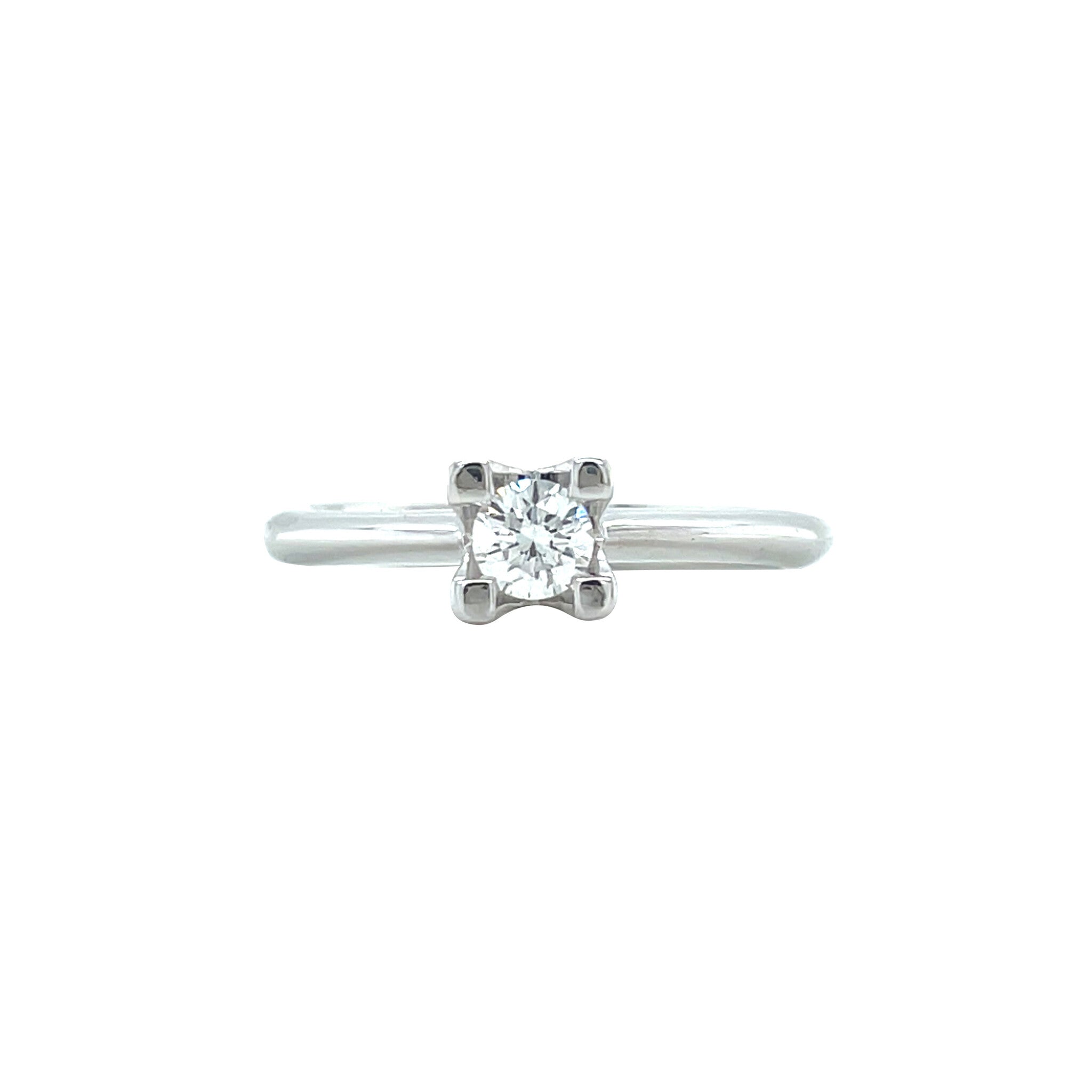 White gold solitaire ring with diamond 18 karat