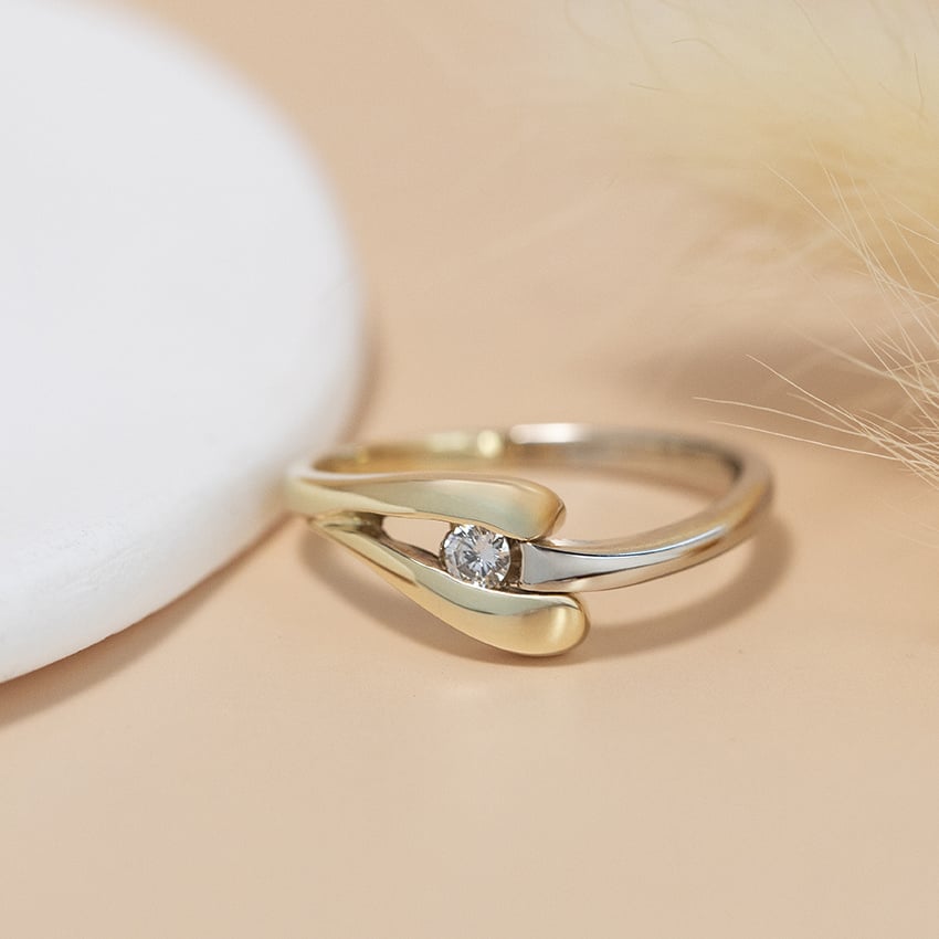 Gouden ring met diamant 14 karaat