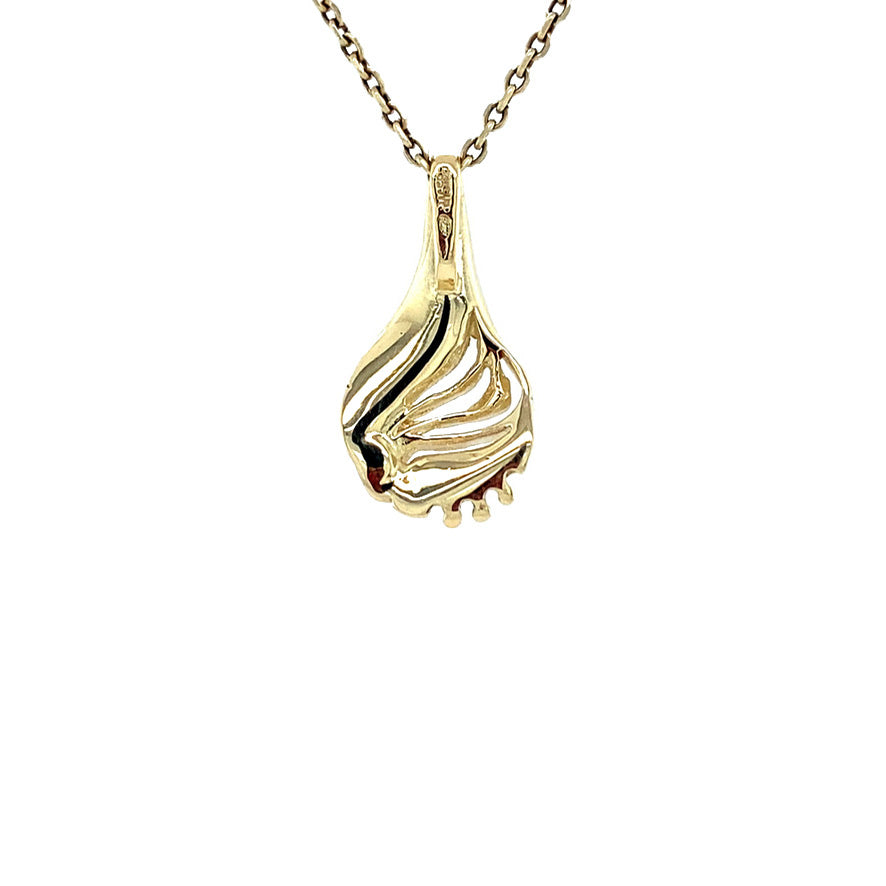 Gold pendant with (colored) diamond 14 karat