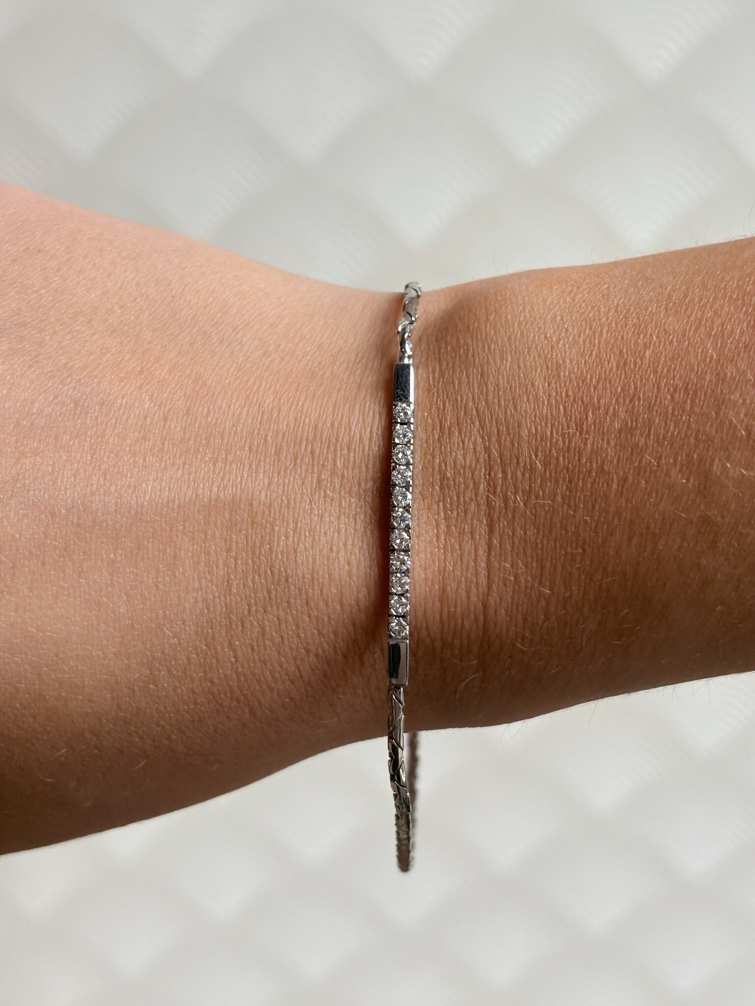 White gold bracelet with diamond 14 karat