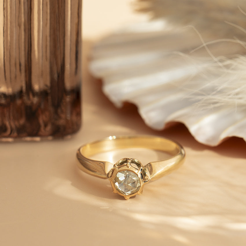 Gouden solitair ring met roosdiamant 14 krt