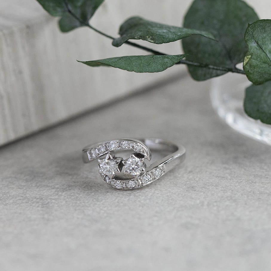 White gold ring with diamond 14 kt