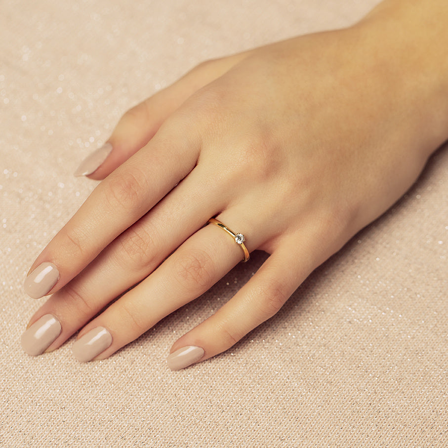 Yellow gold solitaire ring with diamond 14 kt