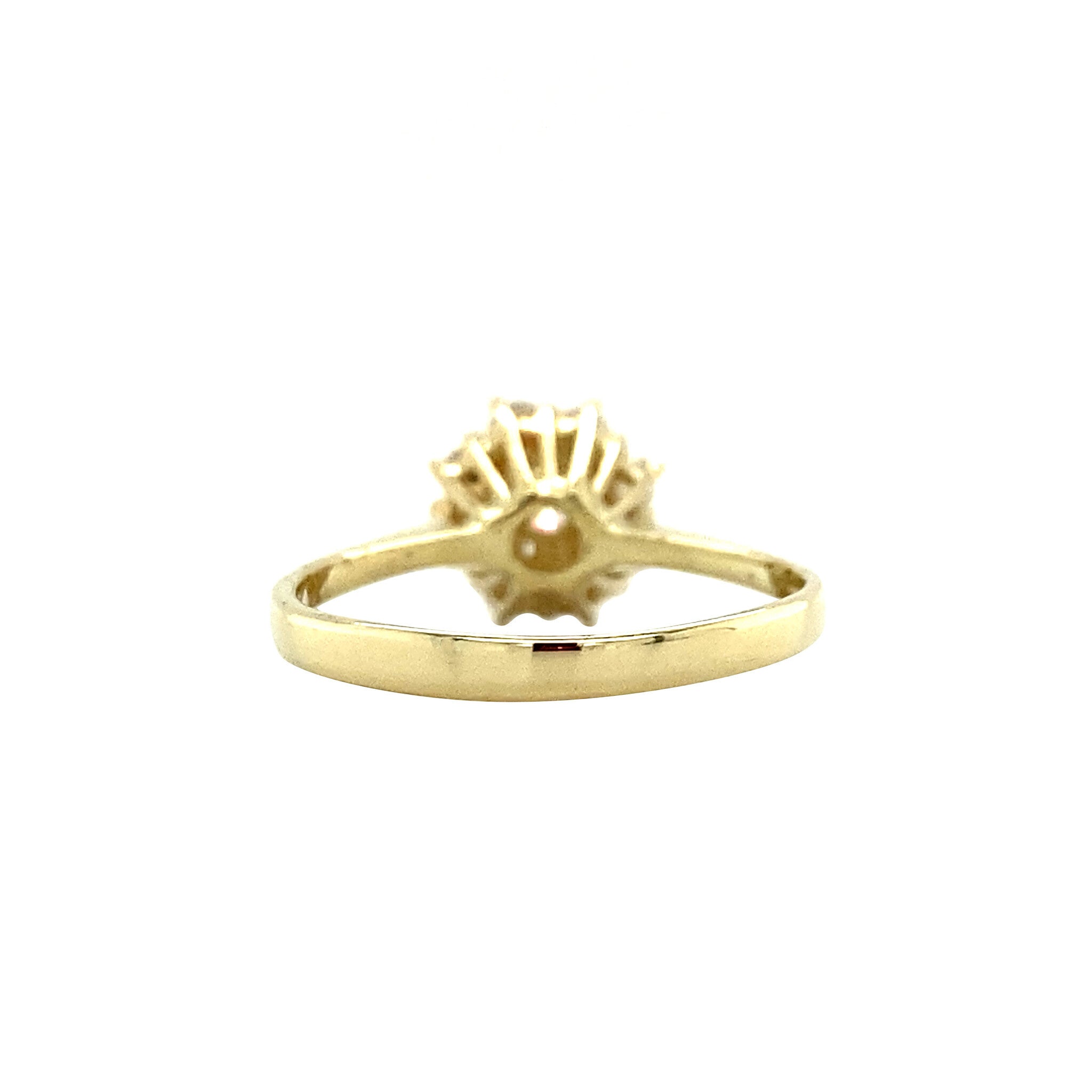 Gold entourage ring with diamond 14 kt