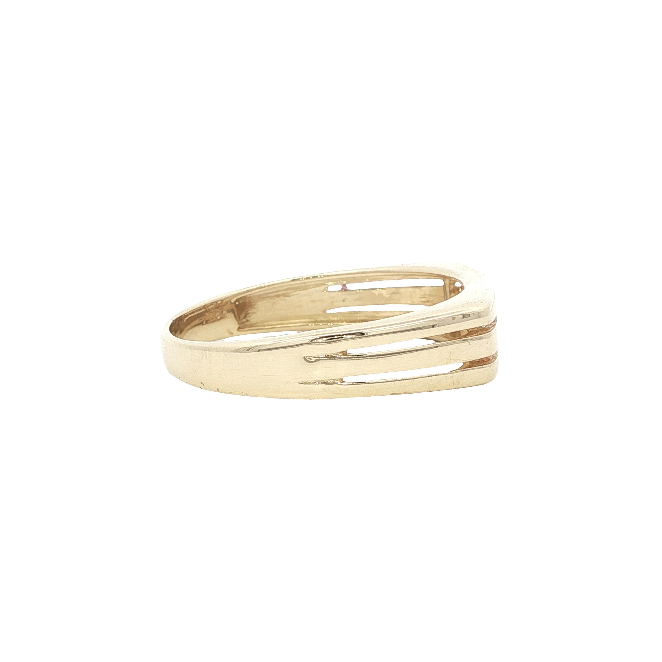Men's 14 karat gold ring with zirconia.