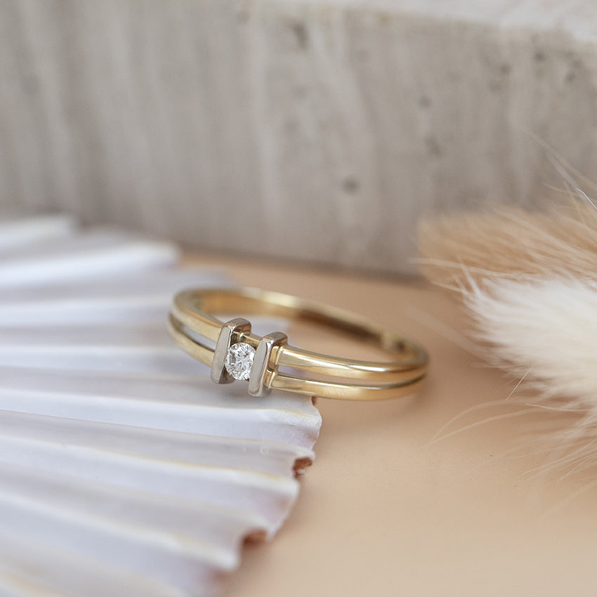 Gouden solitair ring met diamant 14 karaat