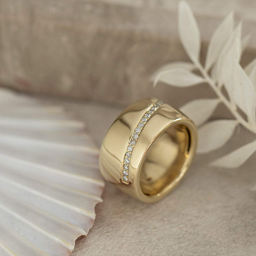 Gouden ring met diamant 14 karaat