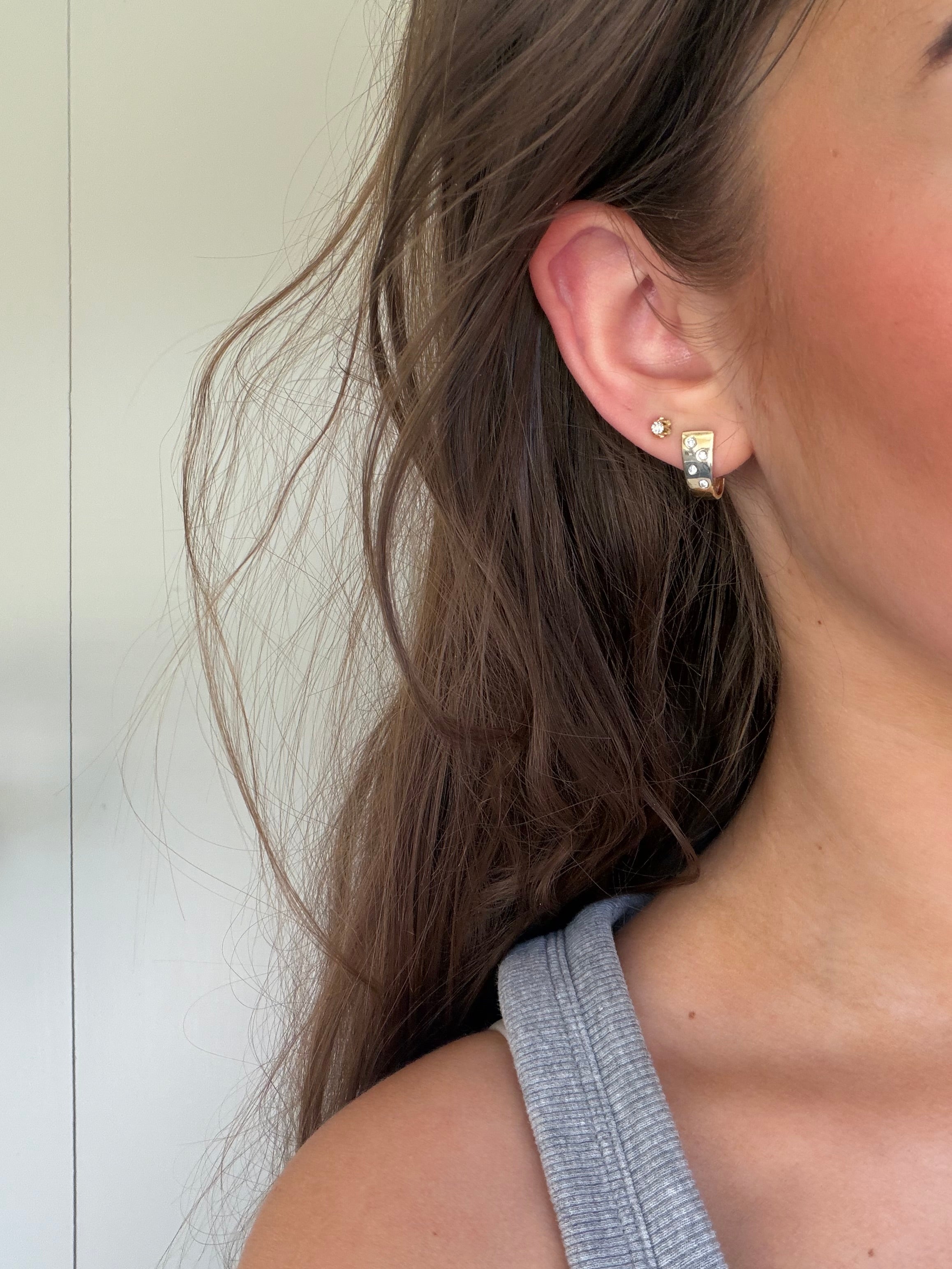 14 karat gold diamond stud earrings