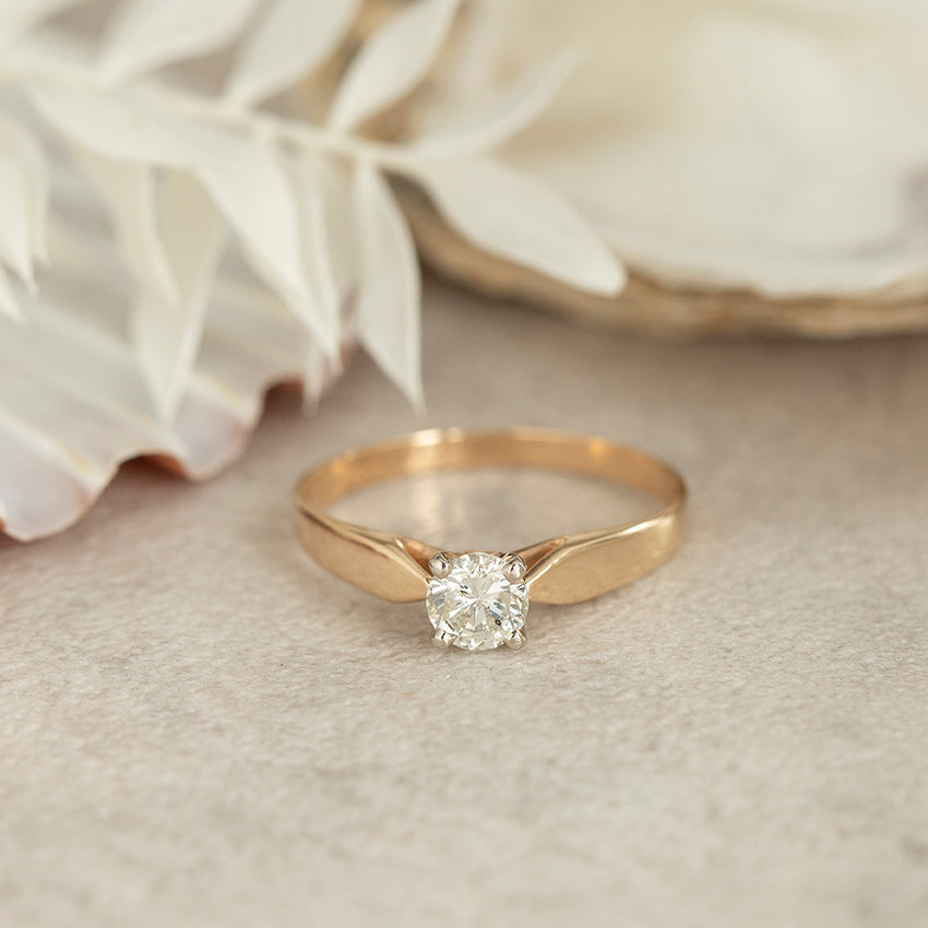 Gouden solitair ring met diamant 14 karaat