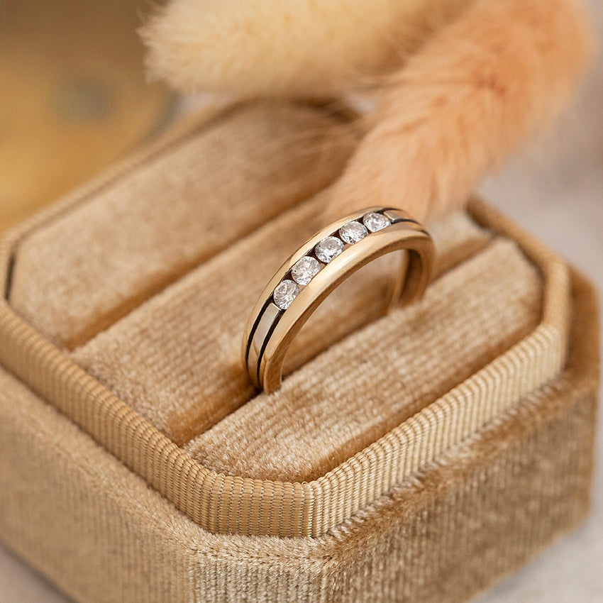 Gouden ring met diamant 14 karaat