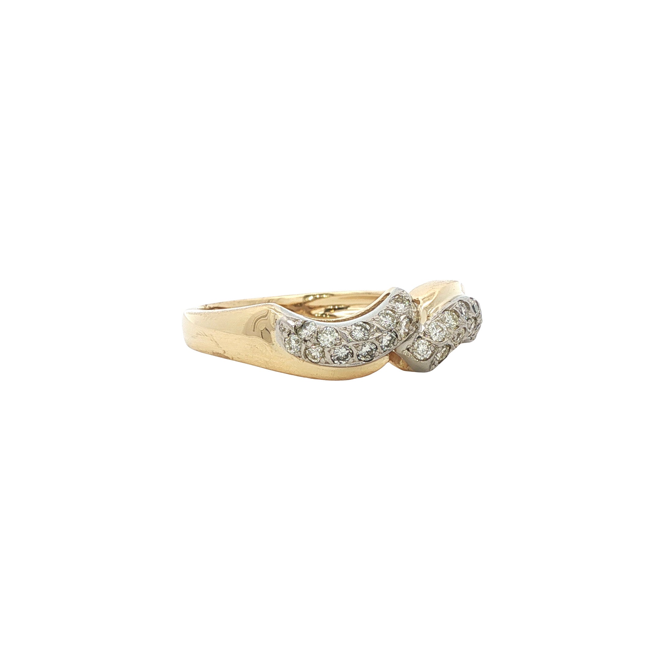 18-karat gold ring with a diamond