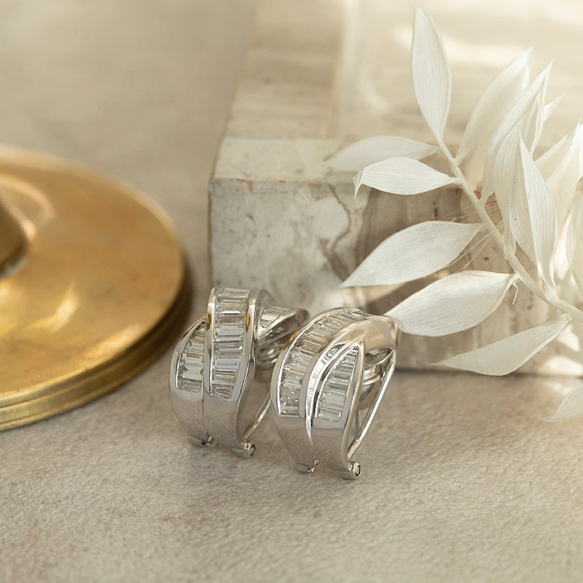 Witgouden oorsieraden met diamant 18 karaat
