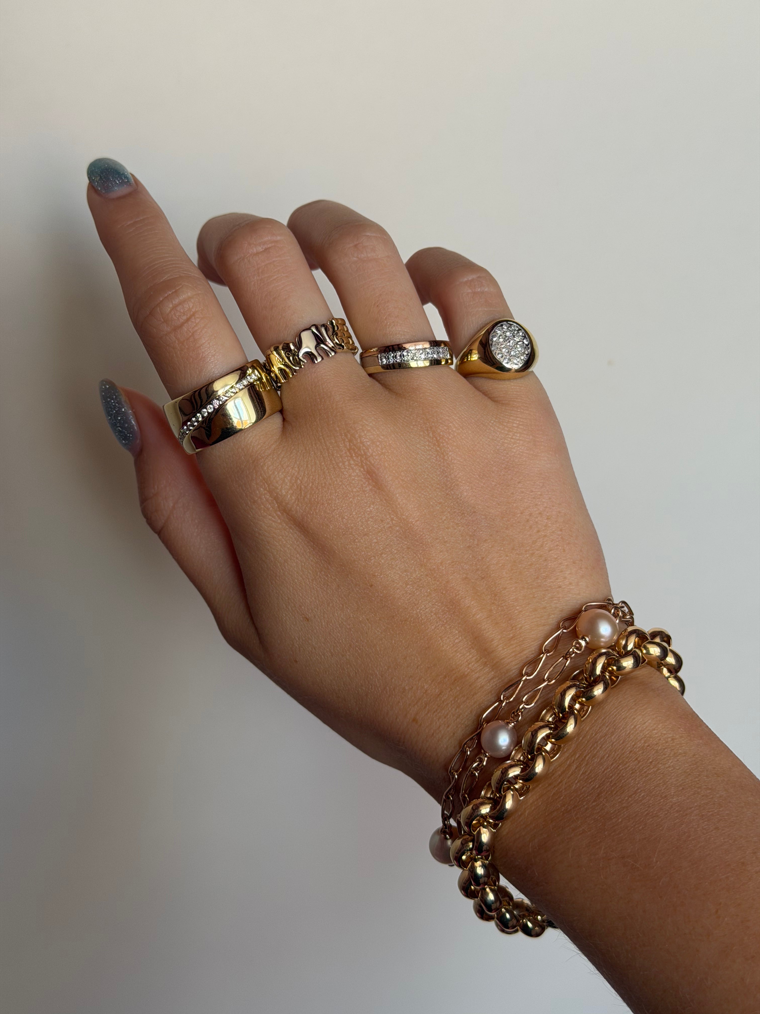 Gouden ring met olifanten 14 karaat