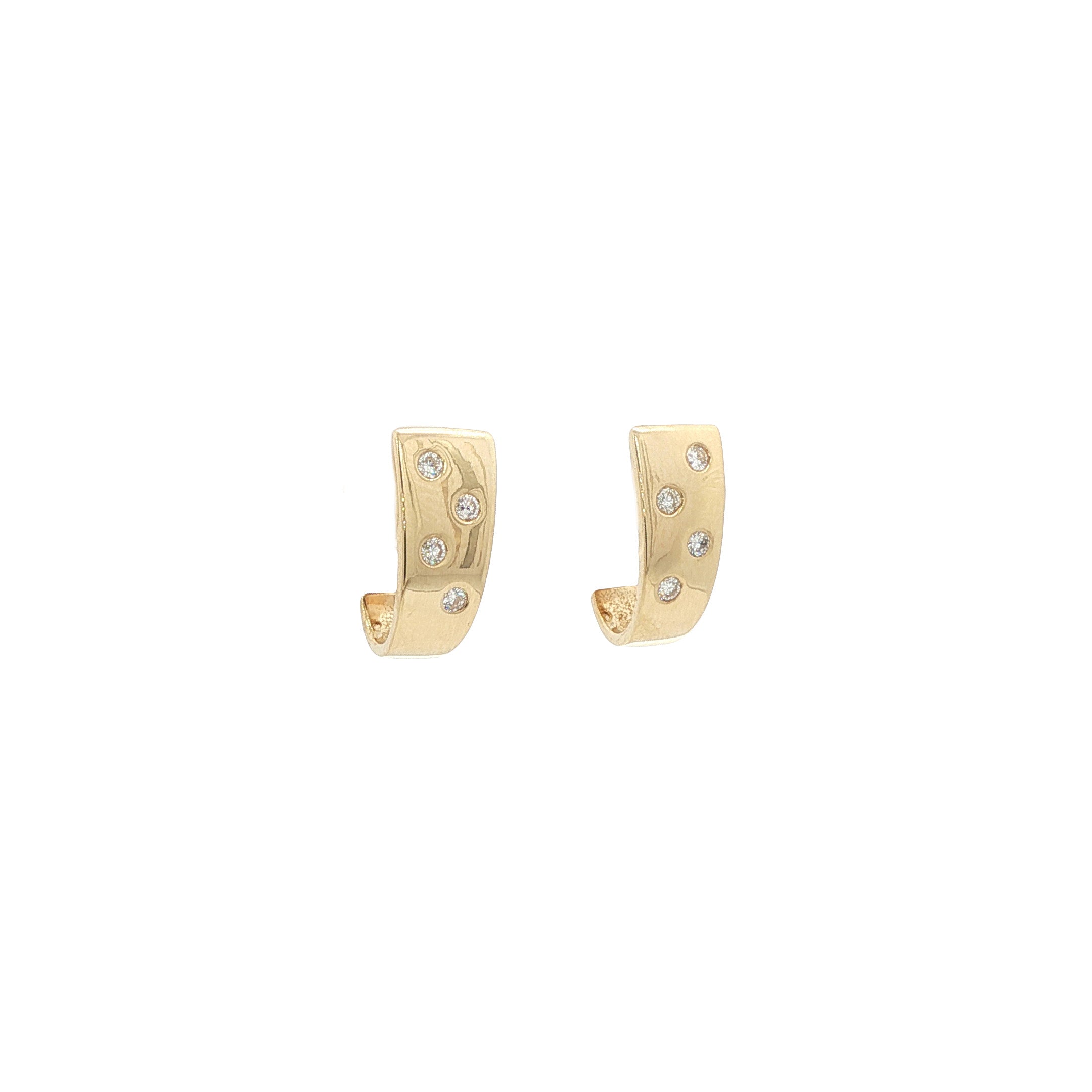 14 karat gold diamond stud earrings