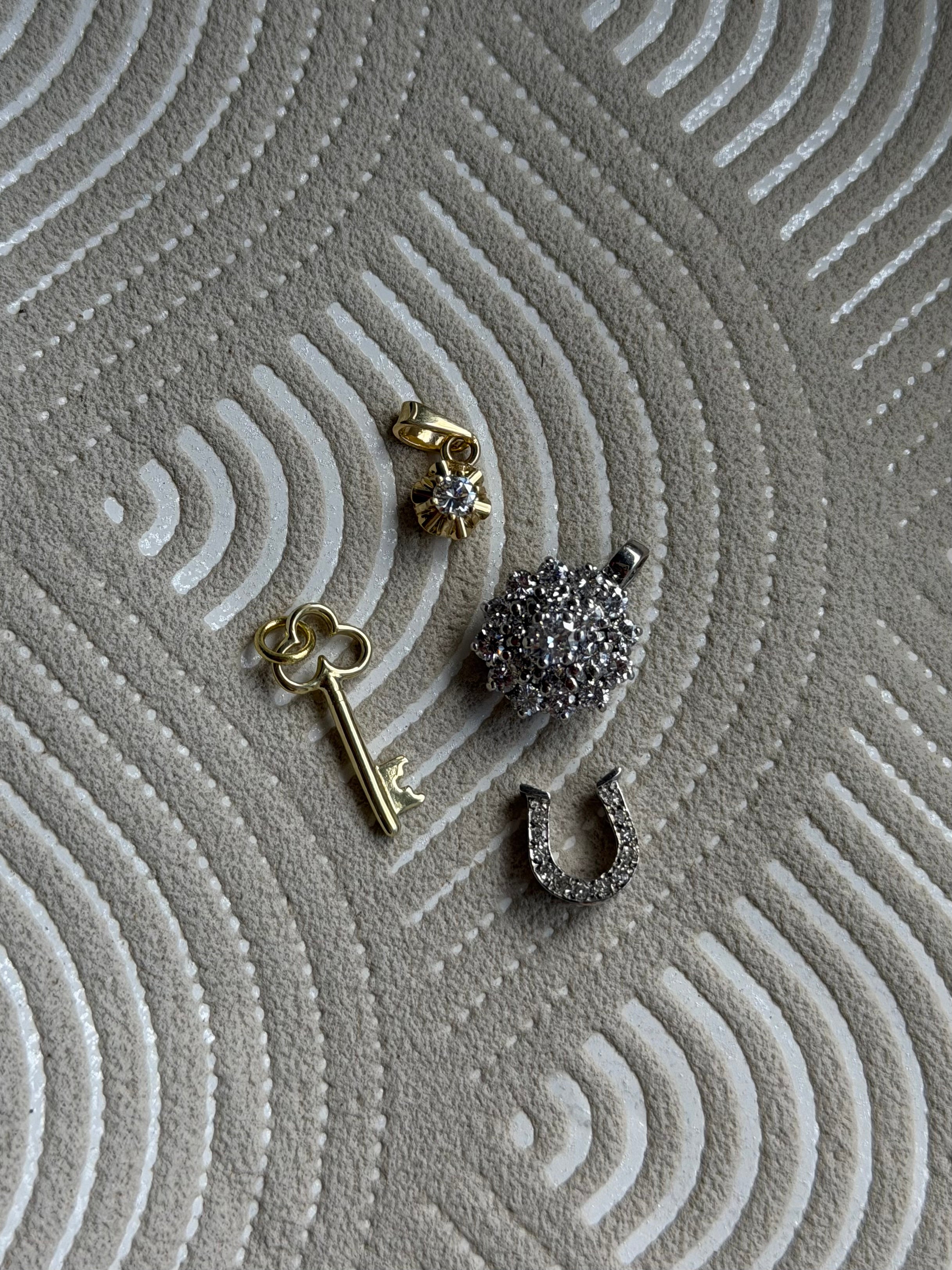 Gouden hanger sleutel 14 karaat