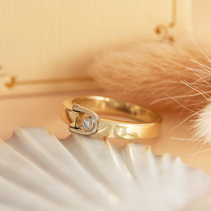 Gouden ring met diamant 14 karaat