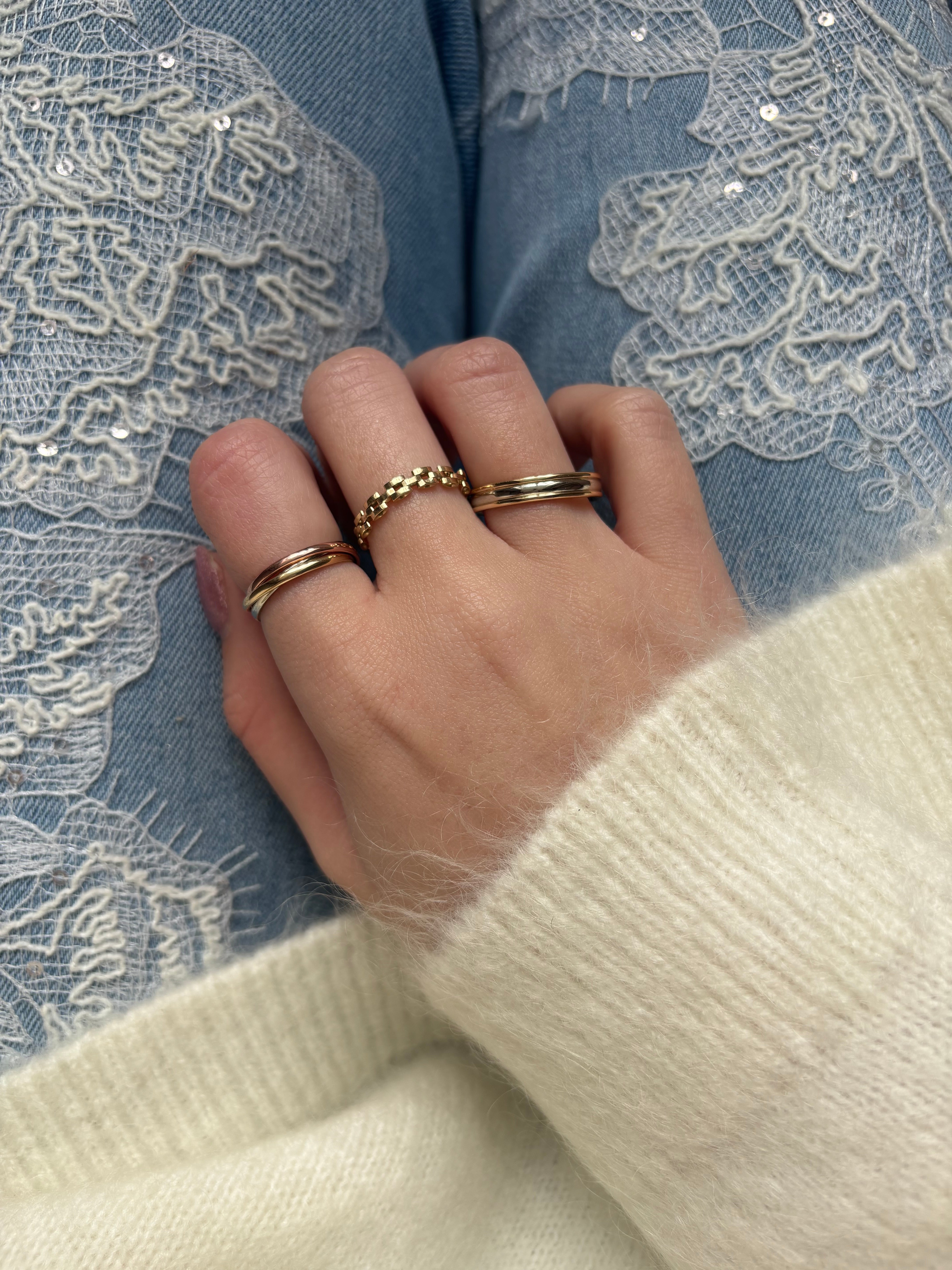 Tricolour trinity ring 9 karat