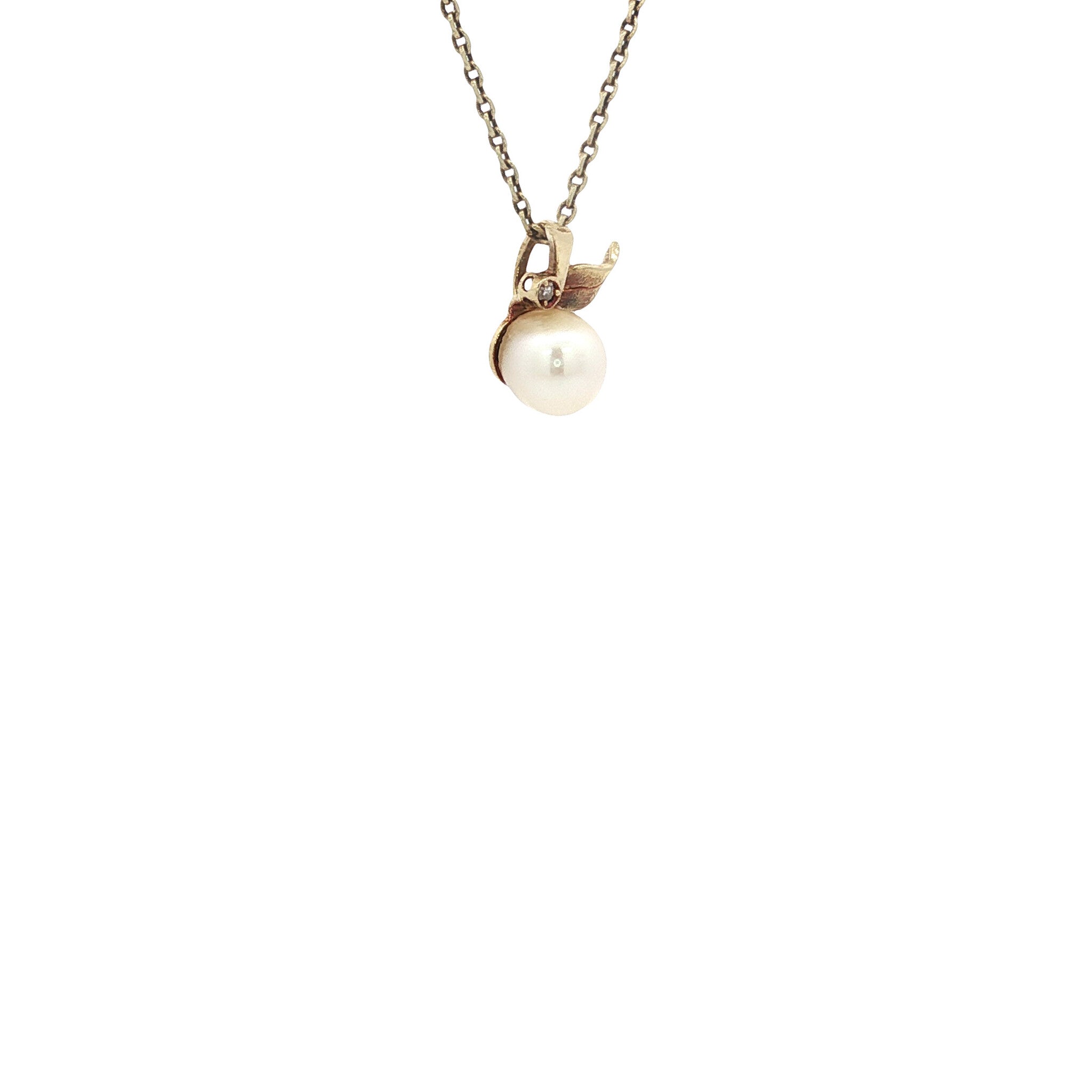 Gold pendant with pearl and diamond 14