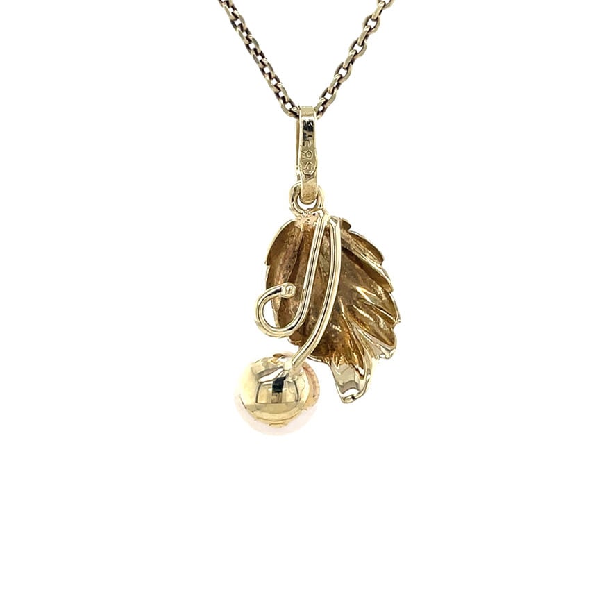 14 karat gold pendant with pearl
