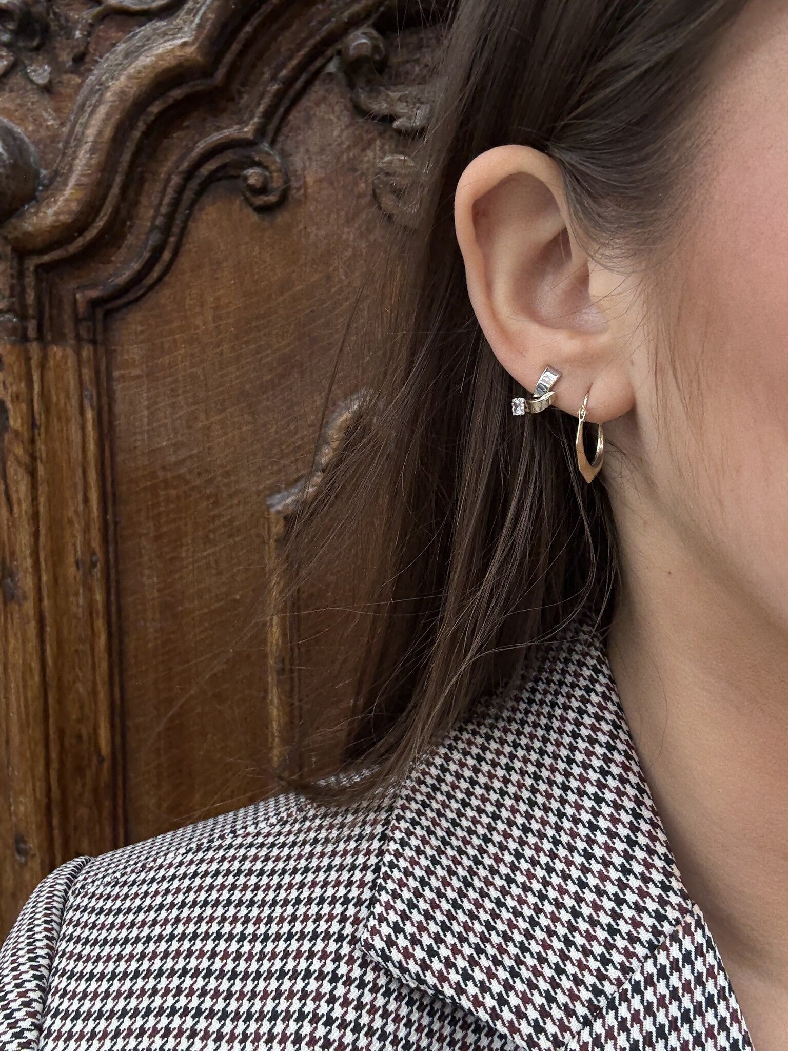 Gold stud earrings with zirconia 14 karat