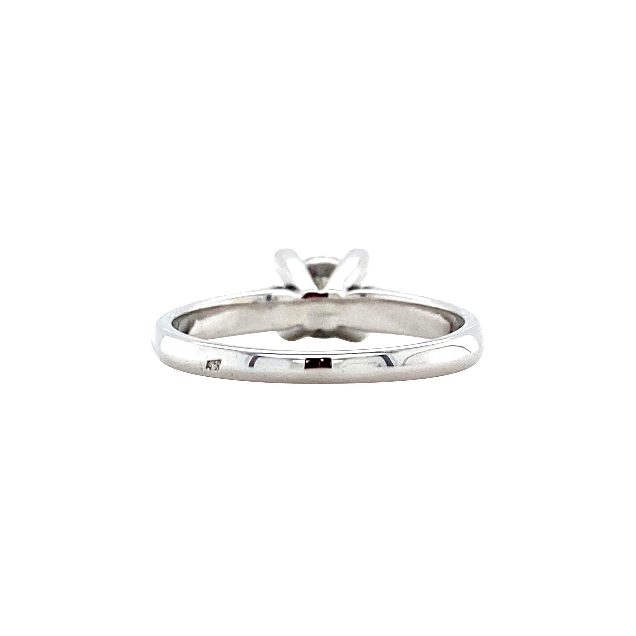 White gold solitaire ring with diamond 0.50ct. 18 karat