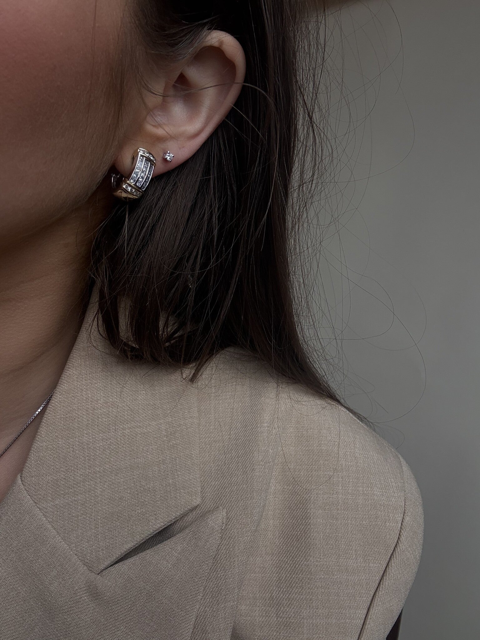 White gold solitaire stud earrings with diamond 14 karat*new