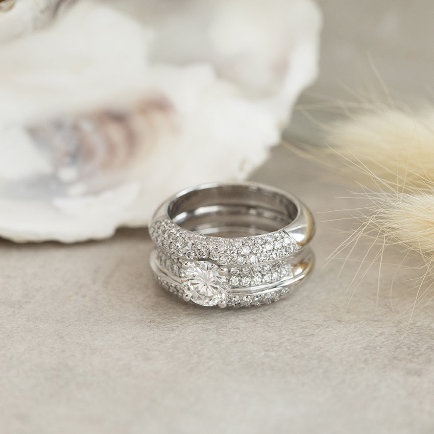 White gold ring with diamond 18 karat