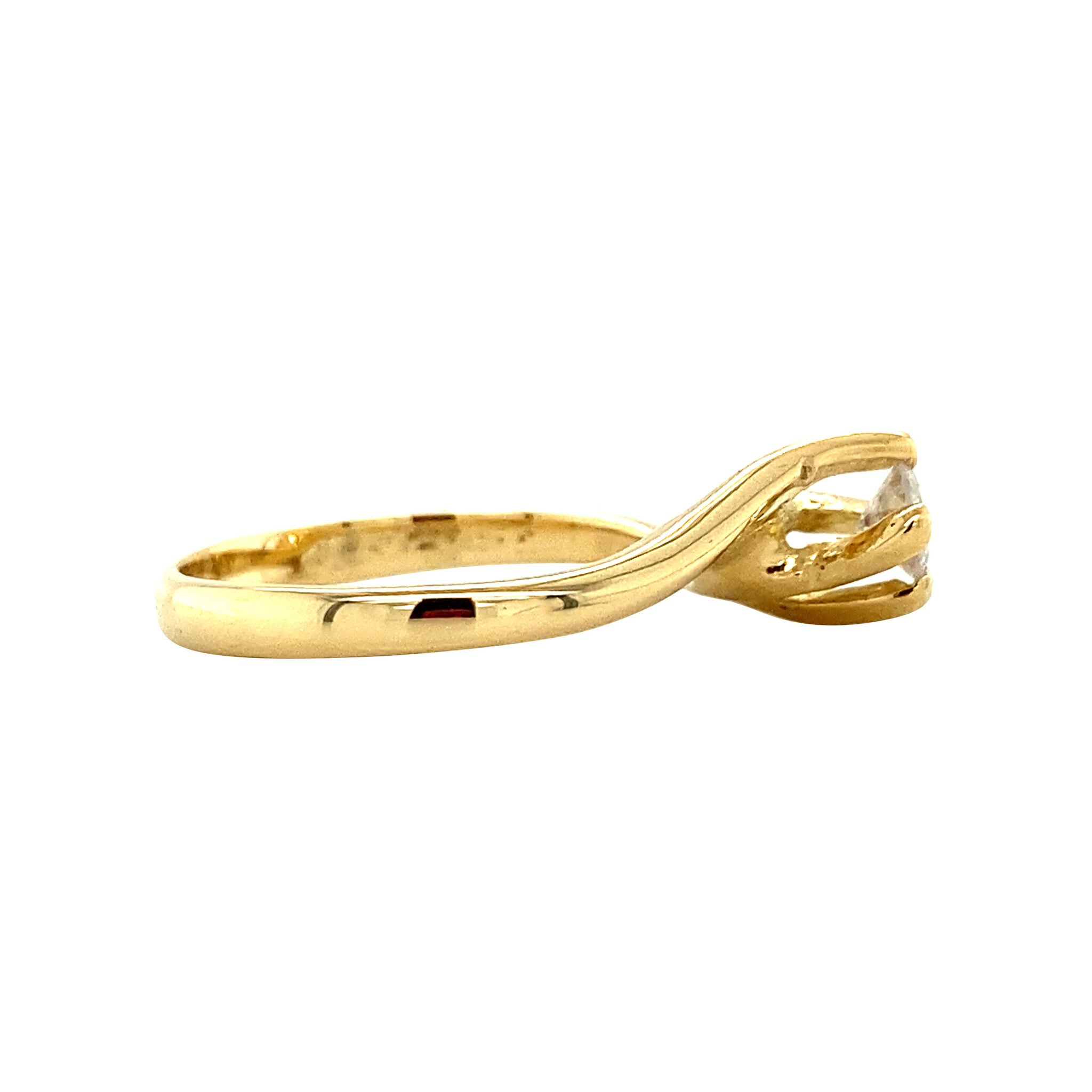 Gold solitaire ring with diamond 18 kt