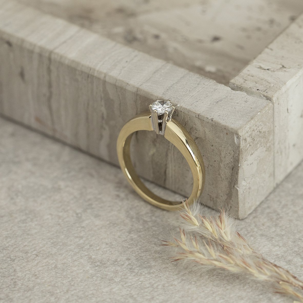 Gold solitaire ring with diamond 14 karat