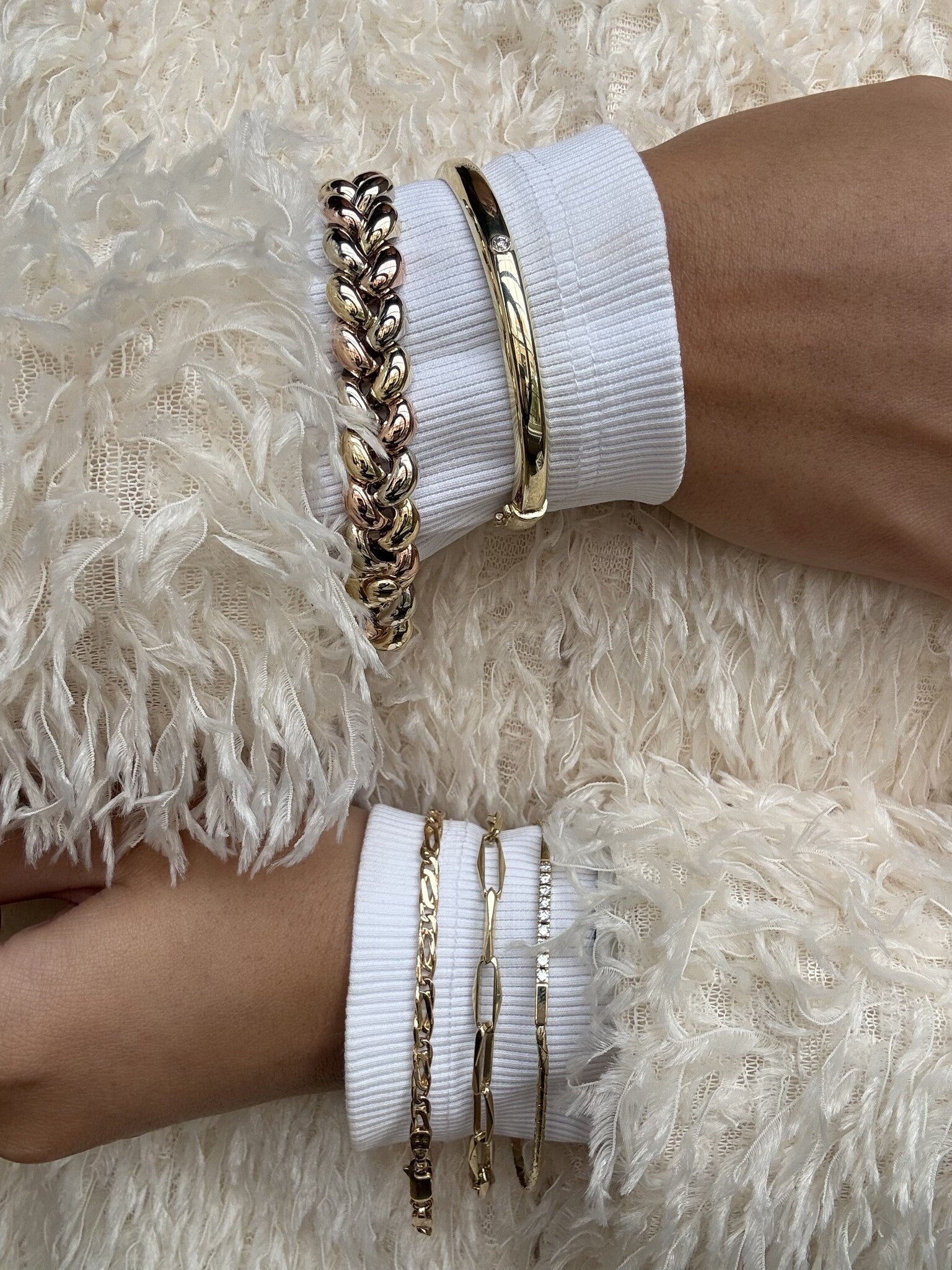 Gold bangle with diamond 14 karat