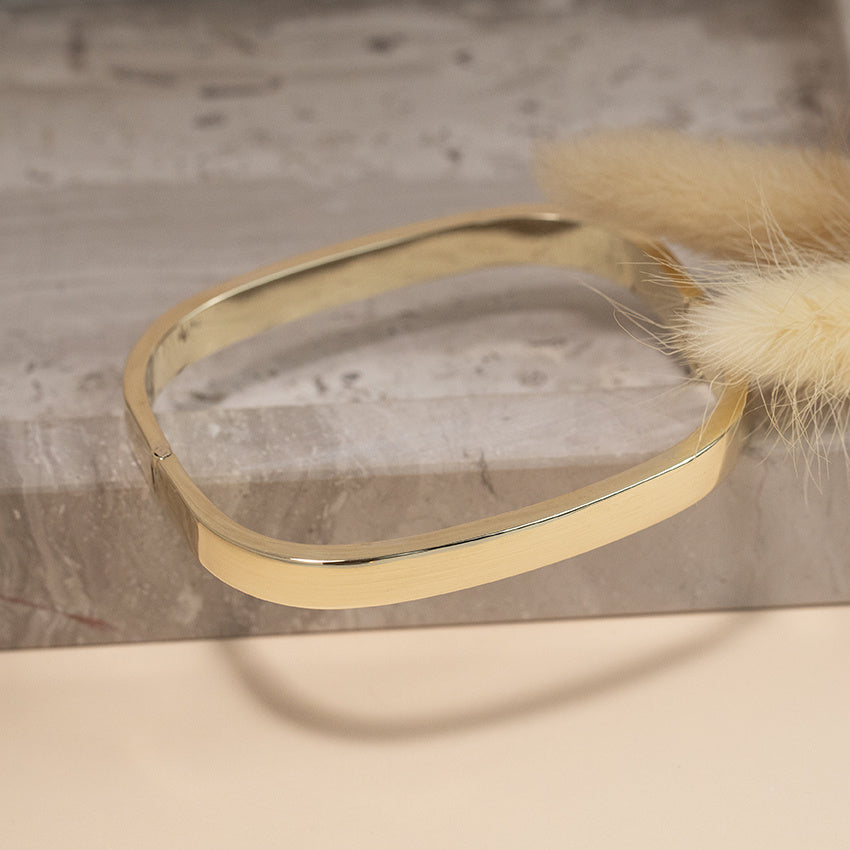 Gold smooth bangle 14 karat