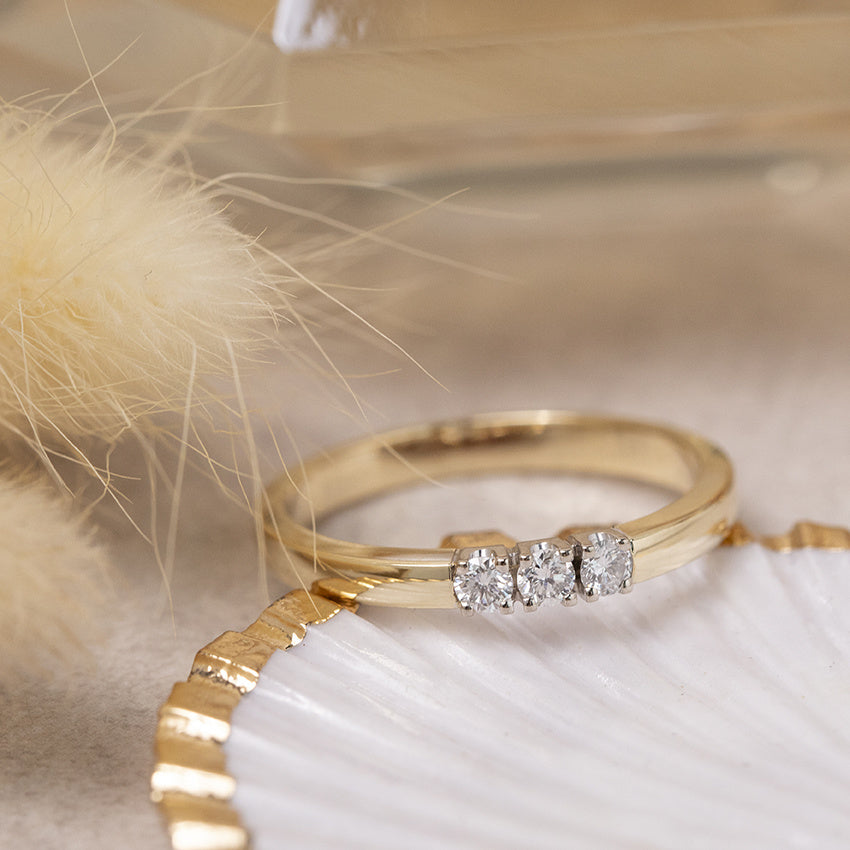 Gouden memoire ring met diamant 14 karaat