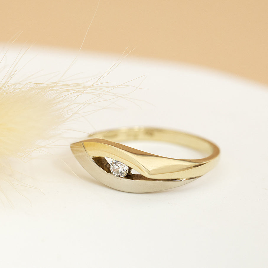 Gold ring with zirconia 14 karat