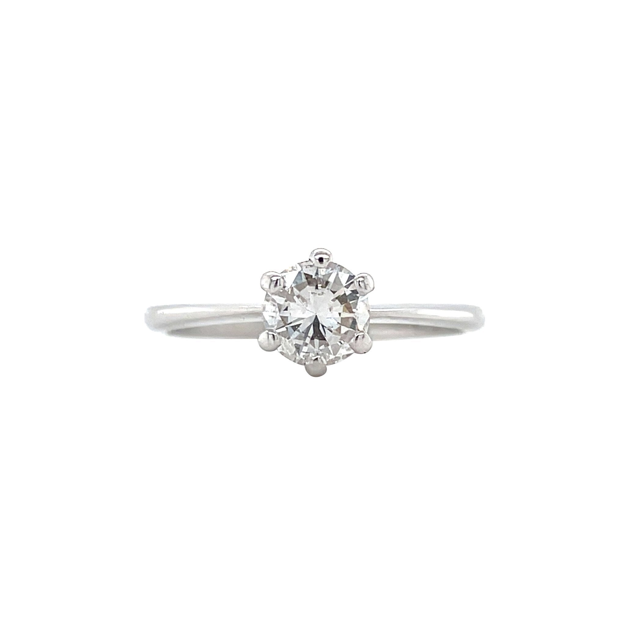 Solitaire ring with diamond 9 karat