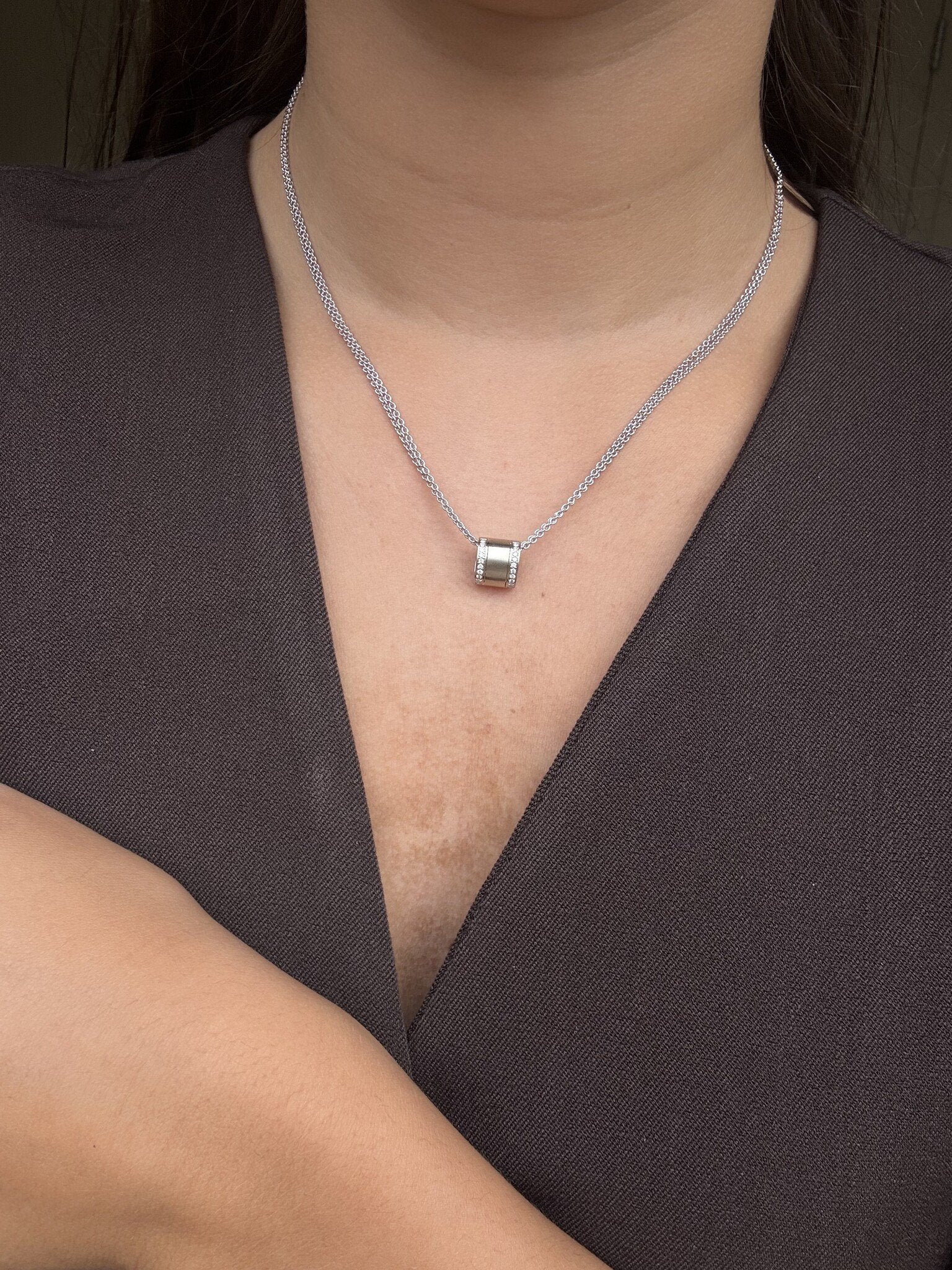 White gold necklace with diamond pendant 42.5 cm 18 karat