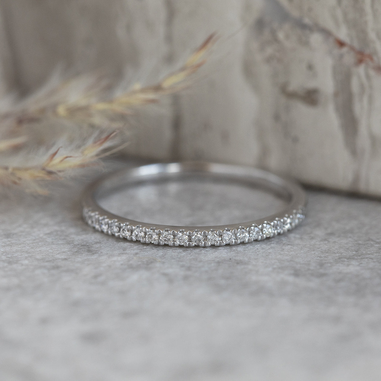 White gold row ring with diamond 14 kt* new