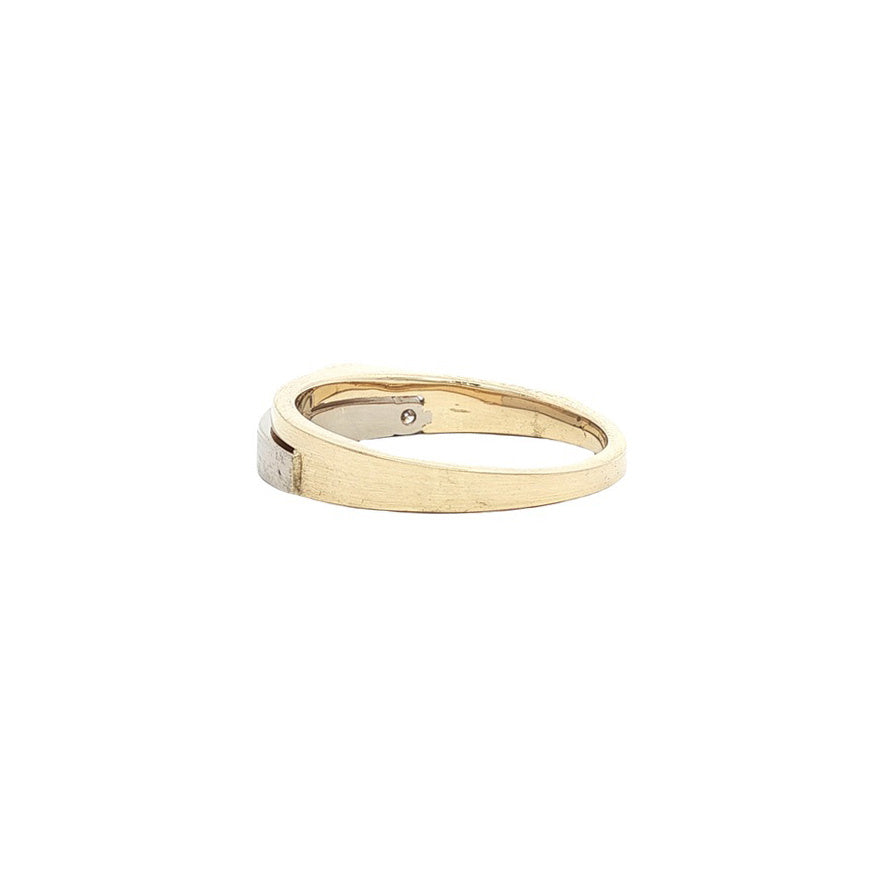 14-karat gold ring with a diamond