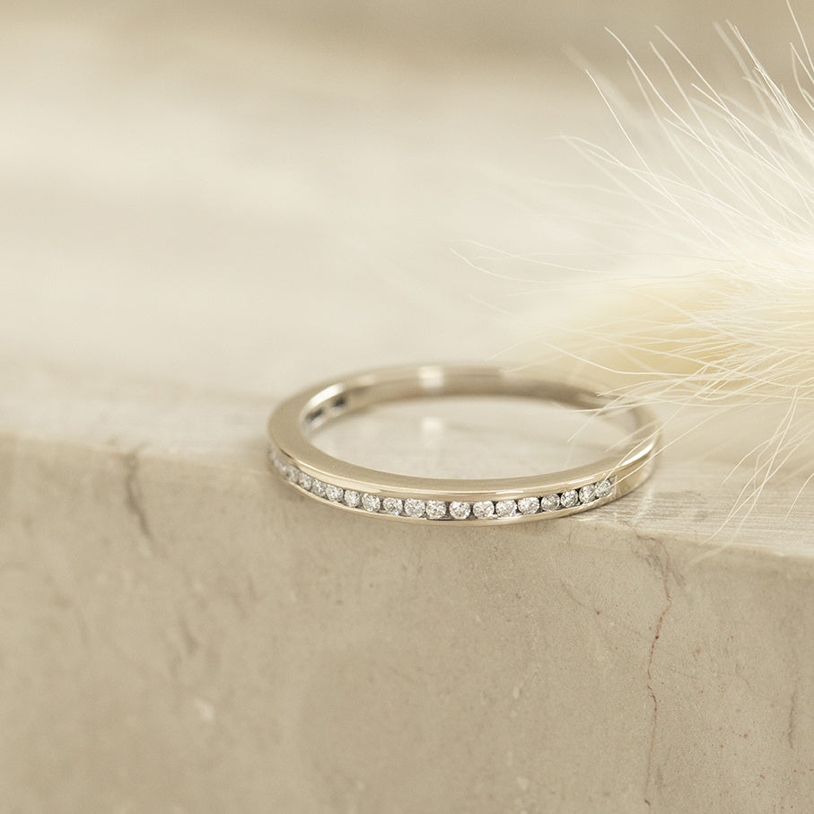 White gold alliance ring with diamond 14 karat