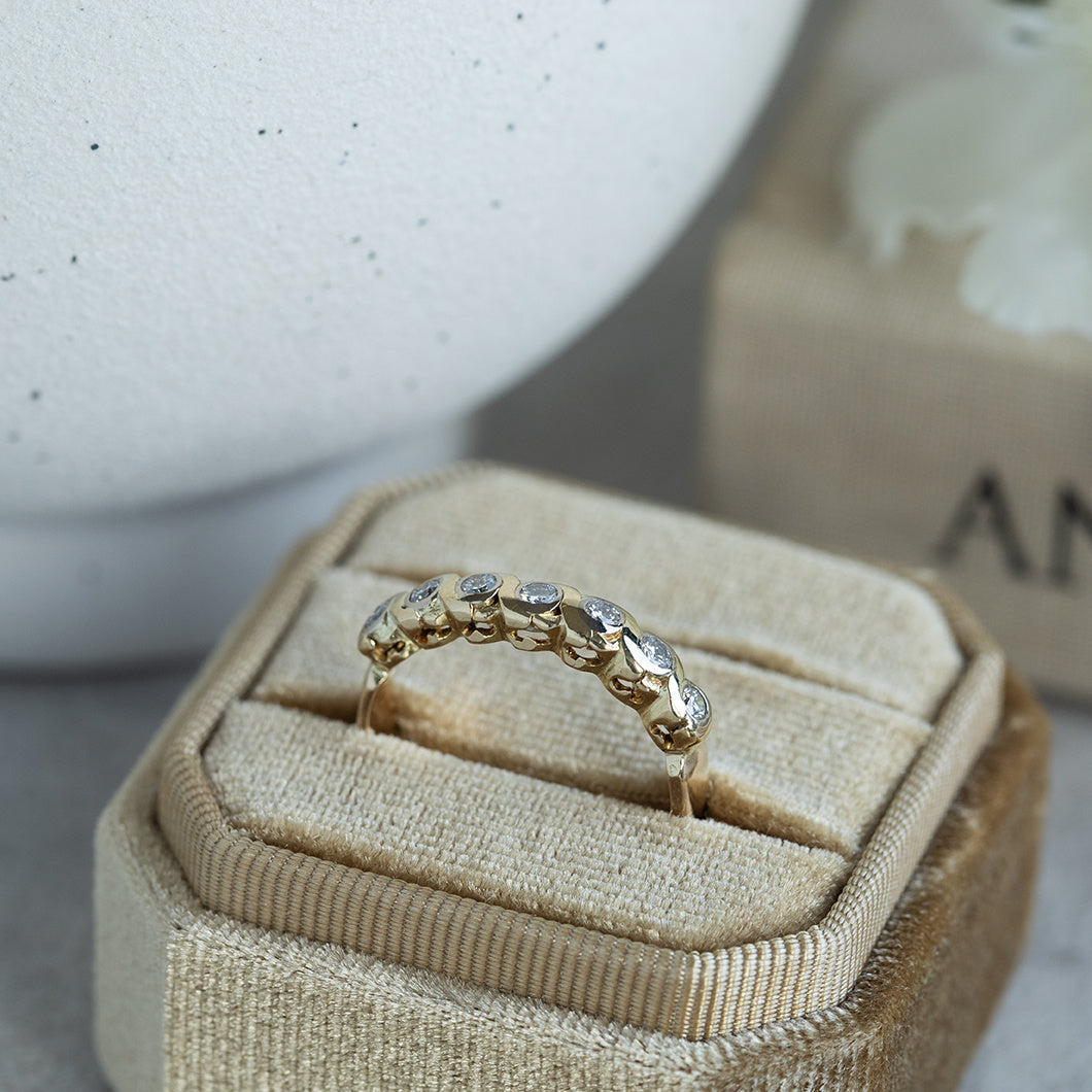 Gouden rijring met diamant 14 karaat