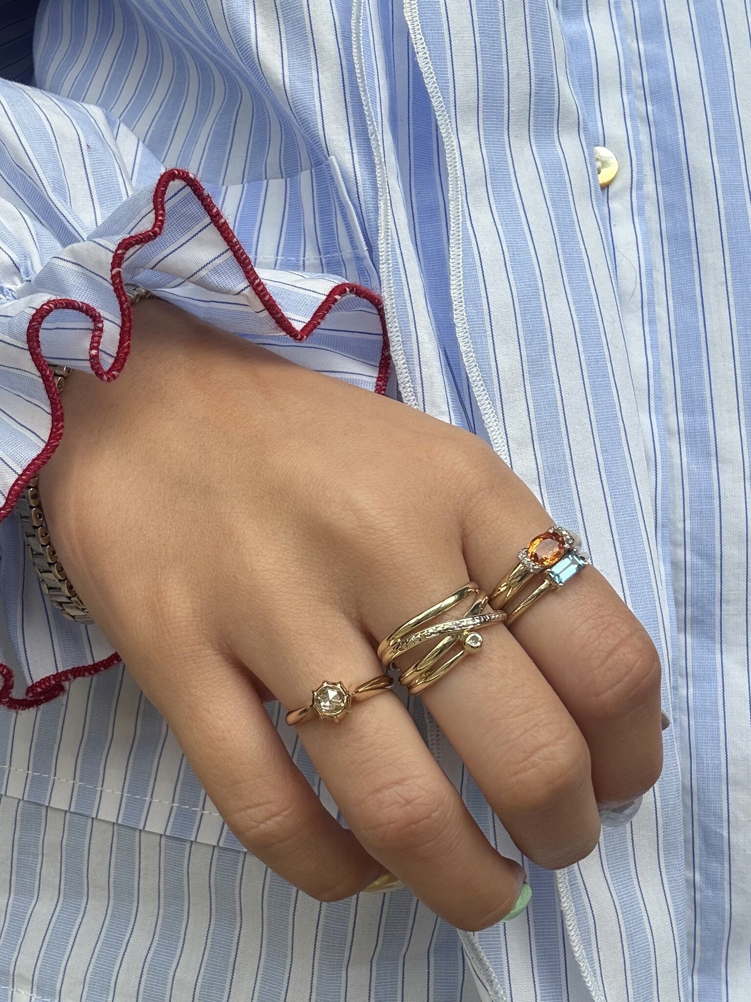 Gold solitaire ring with rose diamond 14 kt